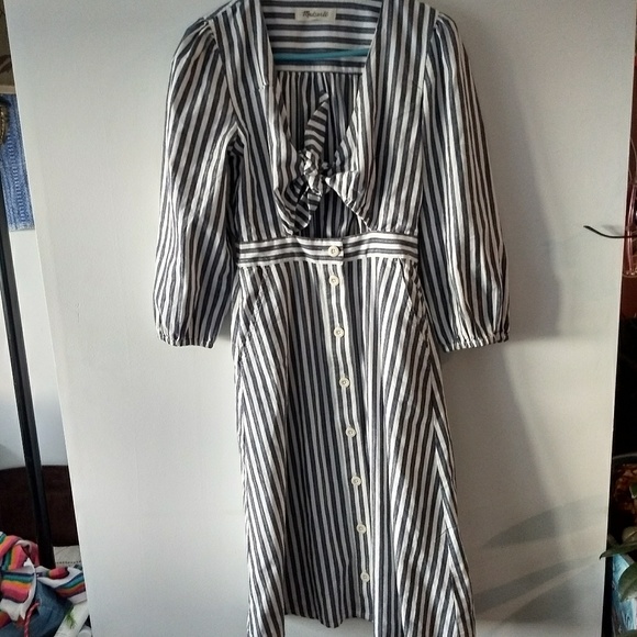 Madewell Dresses & Skirts - Charming striped madewell cutout dress